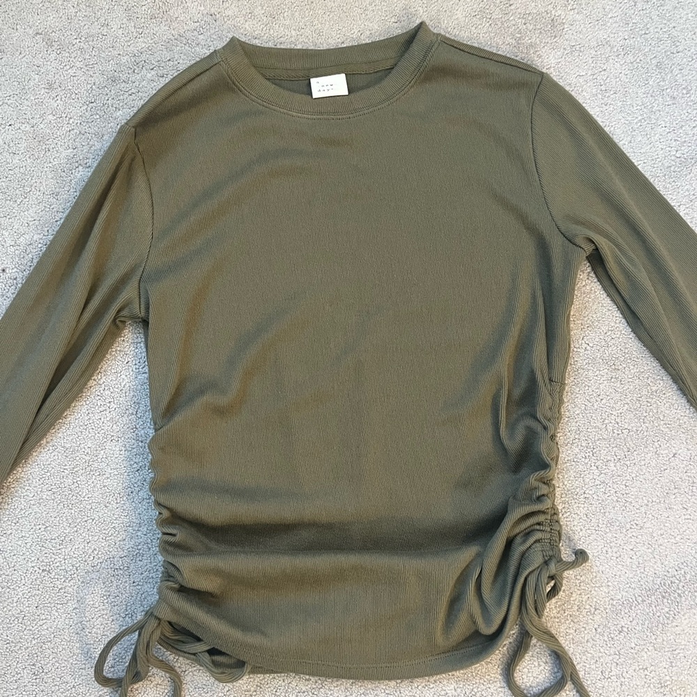NWOT A New Day knit top!